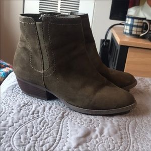 Dark Green/Brown Chelsea Boot size 8